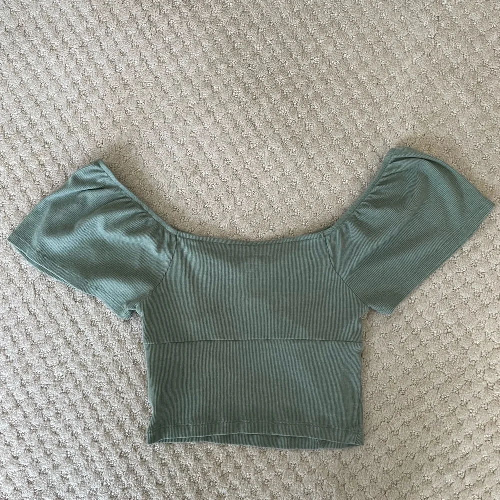AE Bundle Cinched Front Flutter Sleeve & Ribbed Tank Crop Tops Sage Green XS - Picture 5 of 12